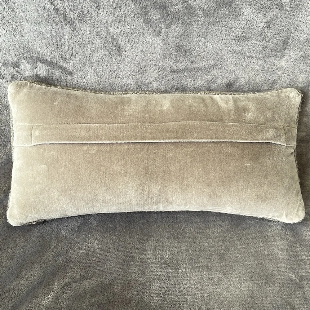 HAPPY PILLOW
